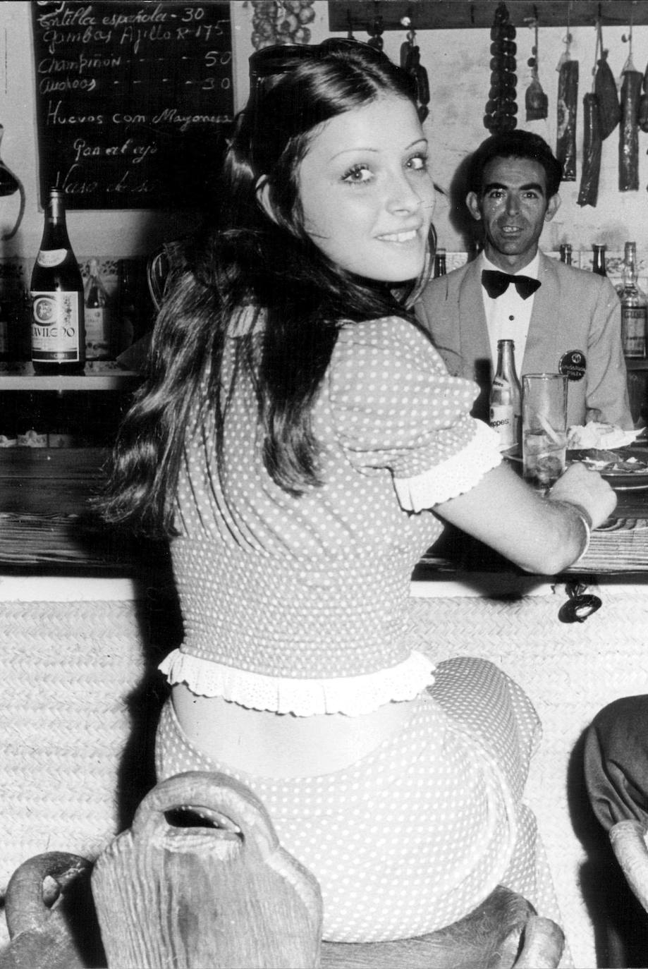 1973 Amparo en un bar de Malaga