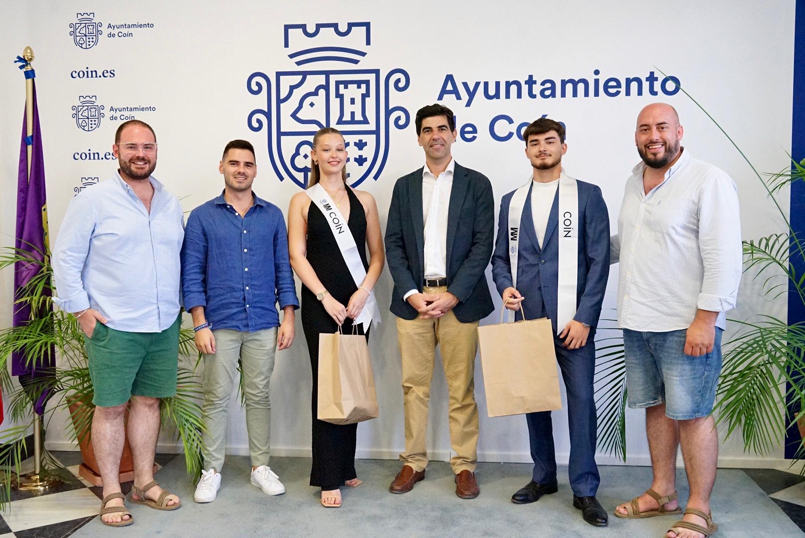 Francisco Santos Alcalde Ayuntamiento Coin Recepcion Miss Mister Coin 2025 Yanira Muñoz Arturo Vera Miss Mister Provincia de Malaga 2025 en Coin 1