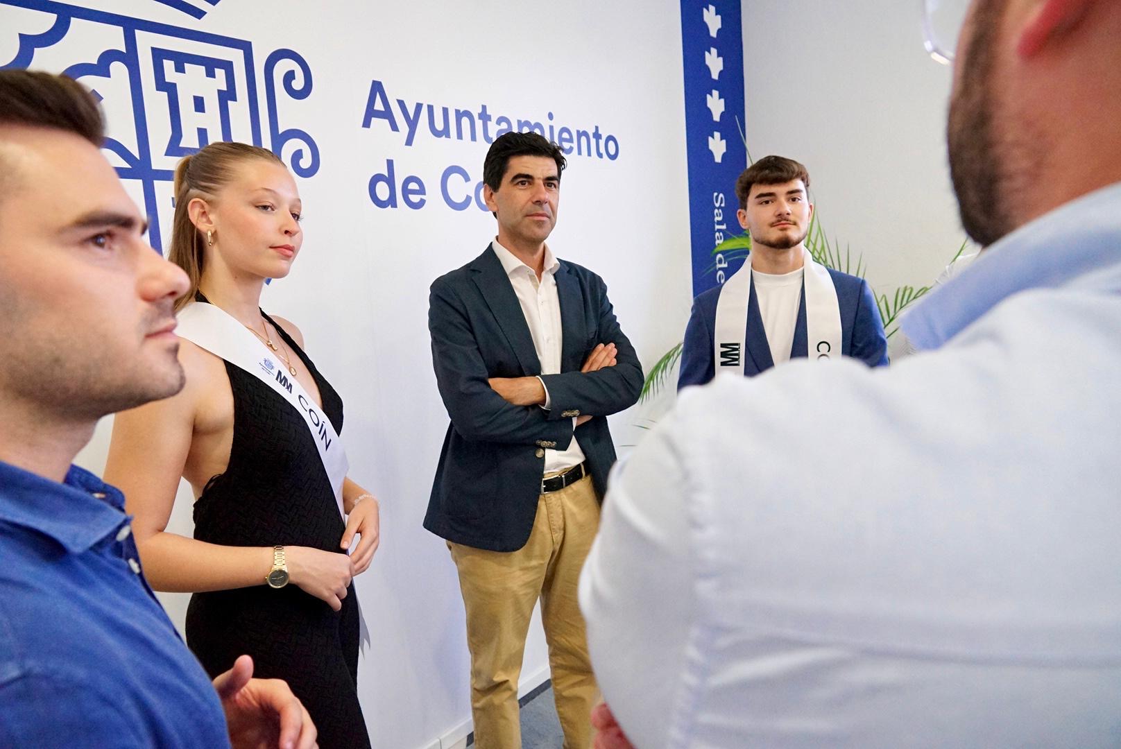 Francisco Santos Alcalde Ayuntamiento Coin Recepcion Miss Mister Coin 2025 Yanira Muñoz Arturo Vera Miss Mister Provincia de Malaga 2025 en Coin 2