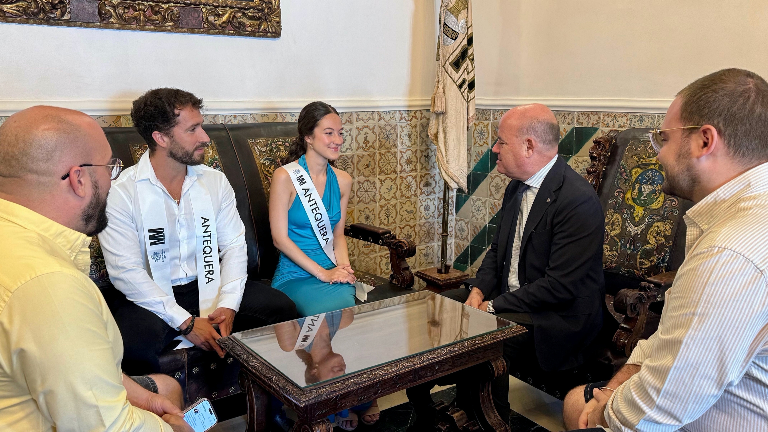 Manolo Baron Alcalde Ayuntamiento Antequera Recepcion Miss Mister Antequera 2025 Angela Martinez Manuel Calatrava Miss Mister Provincia de Malaga 2025 en Coin 2